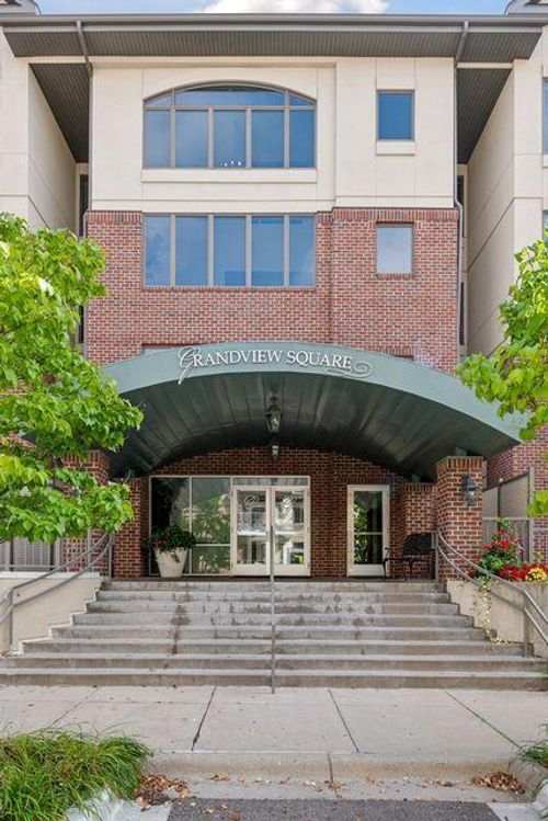 apt-313-5225 Grandview Sq, Edina, MN, 55436-1685 | Card Image