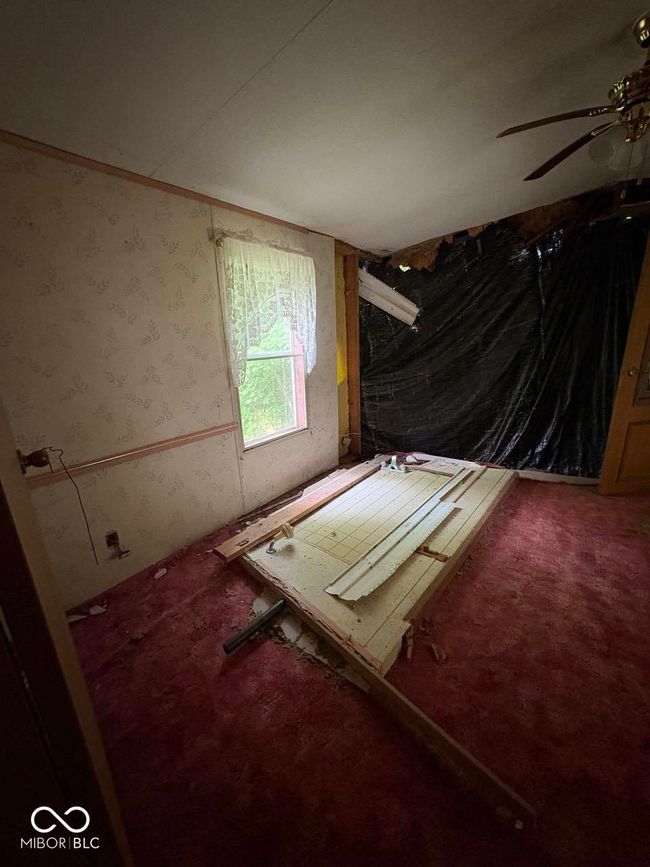 interior space | Image 6