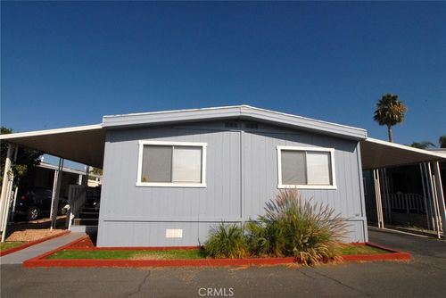 881 N Lake St, Hemet, CA, 92544-1963 | Card Image