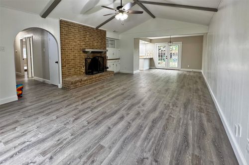 1713 Kingsbridge Dr, Garland, TX, 75044-7607 | Card Image