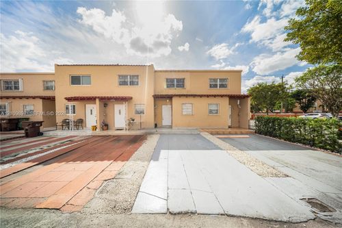 402-1780 W 56th Ter, Hialeah, FL, 33012-2006 | Card Image