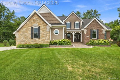 34145 Oak Forest Dr, Farmington Hills, MI, 48331-2724 | Card Image