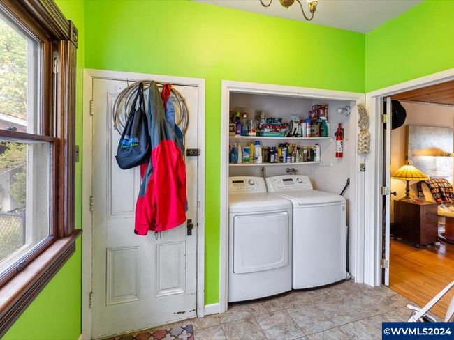 1006 Pine St, House other with 4 bedrooms, 2 bathrooms and null parking in Silverton OR | Image 19
