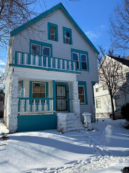 2817 N 12th St, Milwaukee, WI, 53206-2616 | Card Image