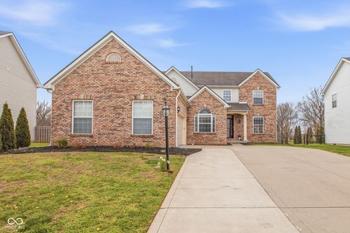 13985 Royalwood Dr, Fishers, IN, 46037-3852 | Card Image