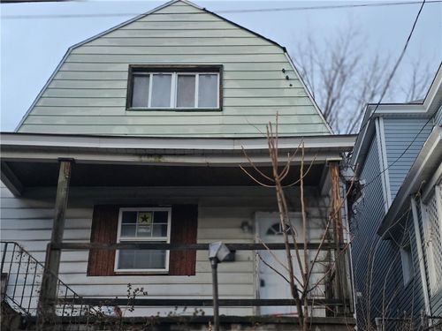 830 Frank St, Mc Kees Rocks, PA, 15136-3422 | Card Image