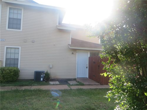 unit-b-2217 Katy Ln, Georgetown, TX, 78626-8518 | Card Image