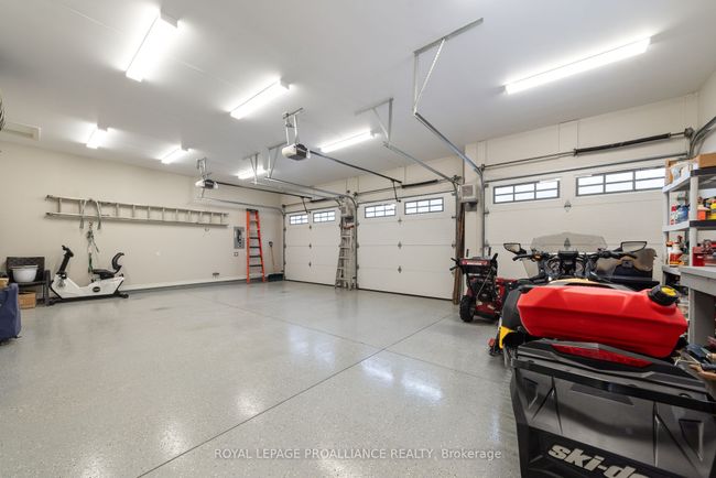 18 Windwhisper Dr, House other with 3 bedrooms, 2 bathrooms and 7 parking in Plainfield ON | Image 34