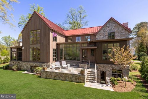 7027 Longwood Dr, BETHESDA, MD, 20817-2117 | Card Image