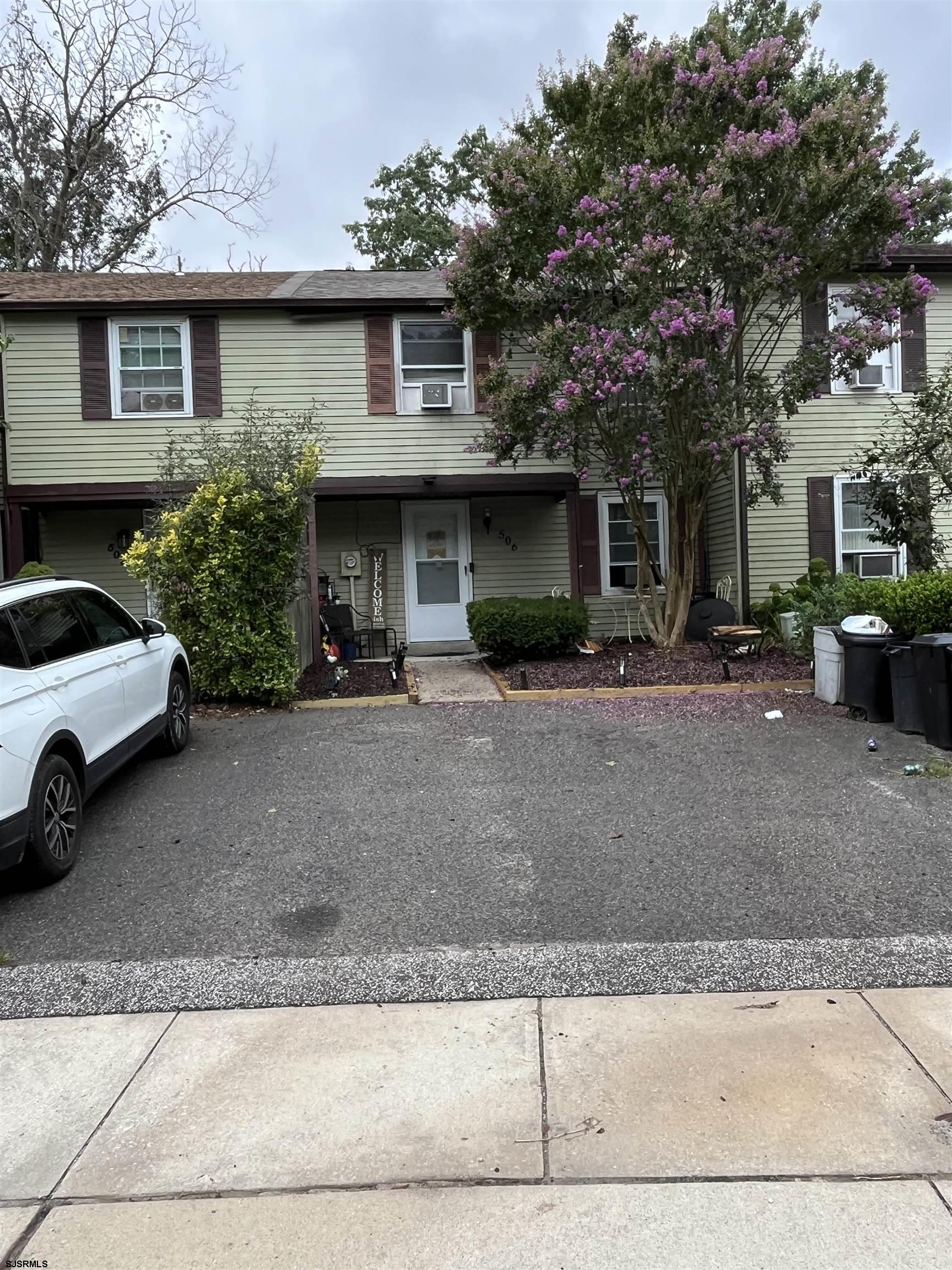 Loch Lomond Dr, Sicklerville, NJ 08081