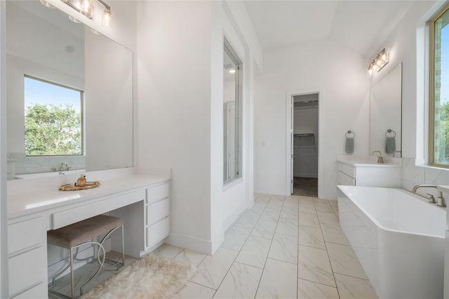 346 Egret Ln, House other with 4 bedrooms, 4 bathrooms and 4 parking in Austin TX | Image 20