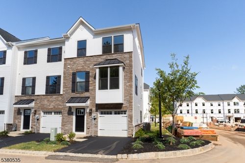 10 Saw Mill Cir, Hackettstown, NJ, 07840-1386 | Card Image