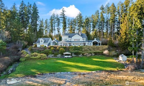 7104 E Grapeview Loop Rd, Allyn, WA, 98524-9752 | Card Image