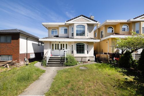2613 Parker St, Vancouver, BC, V5K2T5 | Card Image
