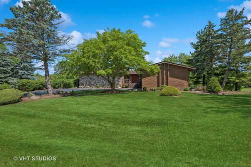 104 Lois Ln, Deer Park, IL, 60010-3614 | Card Image