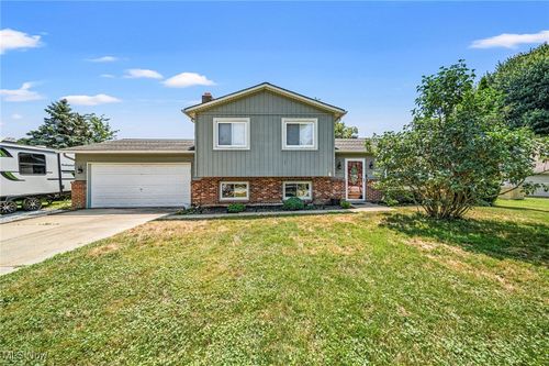 5742 Abiding Way, Madison, OH, 44057-2402 | Card Image