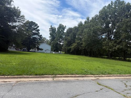 801 2nd Ave, Selma, NC, 27576-2141 | Card Image