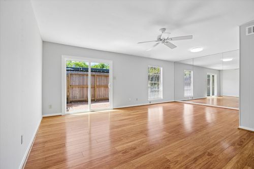 apt-109-9025 Gaylord Dr, Houston, TX, 77024-2930 | Card Image