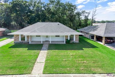 9031 Roundtree Dr, House other with 3 bedrooms, 2 bathrooms and null parking in Baton Rouge LA | Image 2