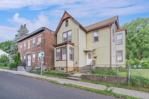 19 W Union St, Kingston, NY, 12401-6051 | Card Image