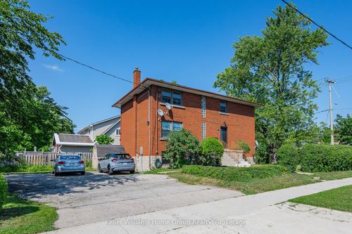 228 Connaught St, Kitchener, ON, N2C1B3 | Card Image