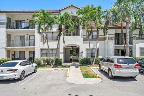 23-11-530 S Park Rd, Hollywood, FL, 33021 | Card Image