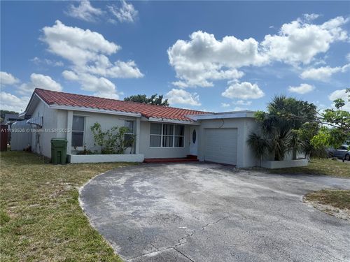 8940 Johnson St, Pembroke Pines, FL, 33024-6448 | Card Image