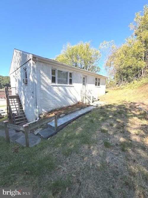 796 S 1st Ave, COATESVILLE, PA, 19320-4002 | Card Image