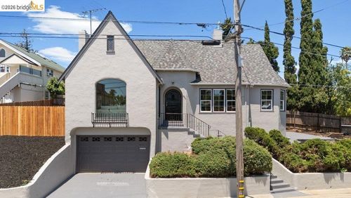 3311 Kingsland Ave, Oakland, CA, 94619-2601 | Card Image