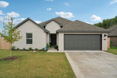 7030 E 155th Place S, House other with 4 bedrooms, 2 bathrooms and null parking in Bixby OK | Image 1