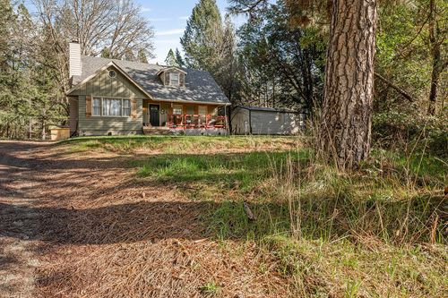 6324 E Evans Creek Rd, Rogue River, OR, 97537-9605 | Card Image