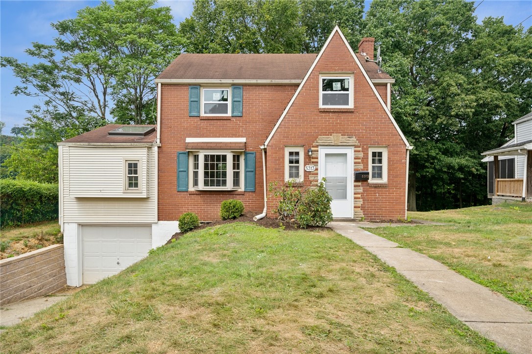 White Oak Dr, Verona, PA 15147