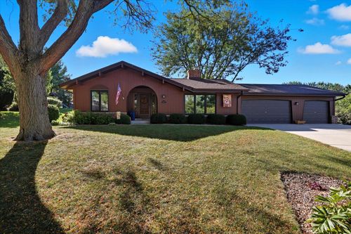 2907 Cone View Ln, Waukesha, WI, 53188-4415 | Card Image