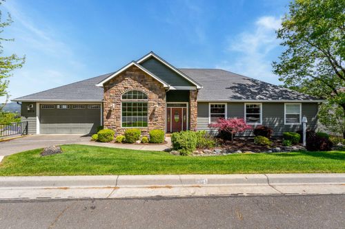 2229 Se Linden Ln, Grants Pass, OR, 97527-5293 | Card Image