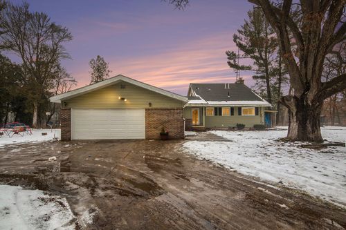 20574 Indian Drive, Paris, MI, 49338 | Card Image