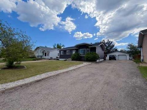 8218 Mission Heights Dr, Grande Prairie, AB, T8W2A5 | Card Image