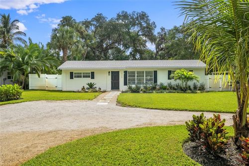 2706 10th Ave, Vero Beach, FL, 32960-5056 | Card Image