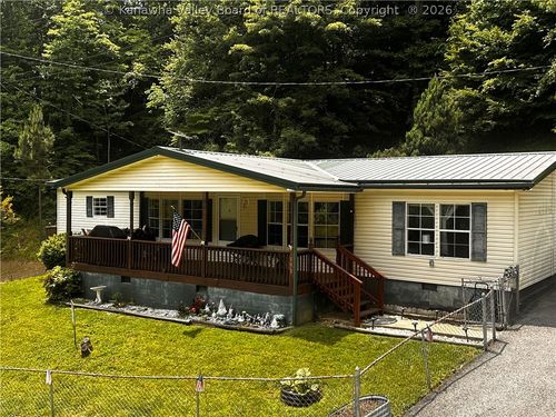 153 Everett Hager Rd, Chapmanville, WV, 25508 | Card Image