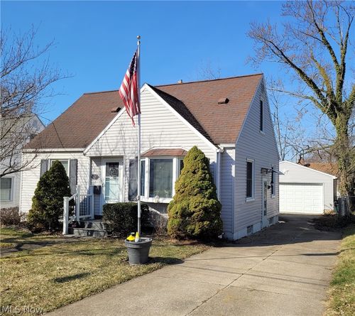 1682 Sunset Ave, Akron, OH, 44301-3250 | Card Image