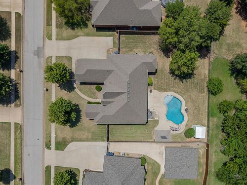 6313 Whispering Grove Dr, Oklahoma City, OK, 73169-6200 | Card Image