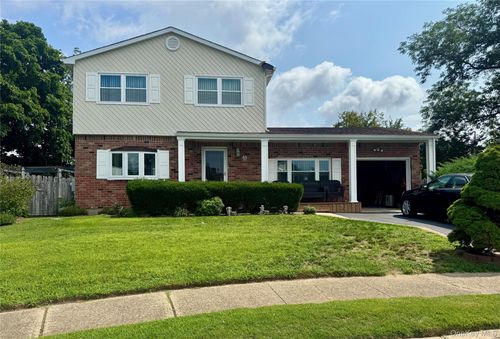 49 Avis Dr, Holbrook, NY, 11741-2501 | Card Image