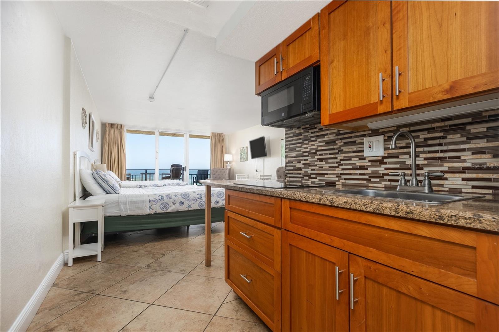 Residential in DAYTONA BEACH 3