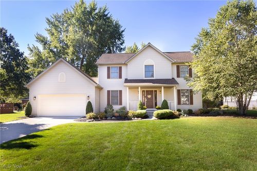37097 Hunters Trl, Avon, OH, 44011-2293 | Card Image