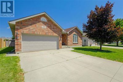 300 Parkside Dr, House other with 4 bedrooms, 2 bathrooms and null parking in Petrolia ON | Image 2