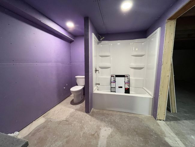 Full bath lower level | Image 30