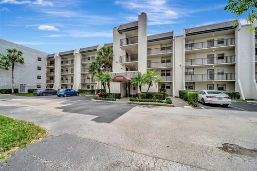 apt-309-9230 Lagoon Pl, Davie, FL, 33324-6713 | Card Image
