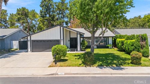 6152 Grant St, Chino, CA, 91710-3758 | Card Image