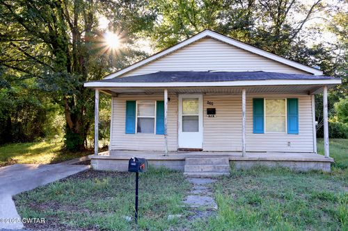 529 Thomas Ave, Dyersburg, TN, 38024-5757 | Card Image