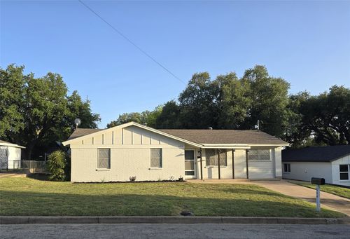 604 E 4th St, Weatherford, TX, 76086-1810 | Card Image