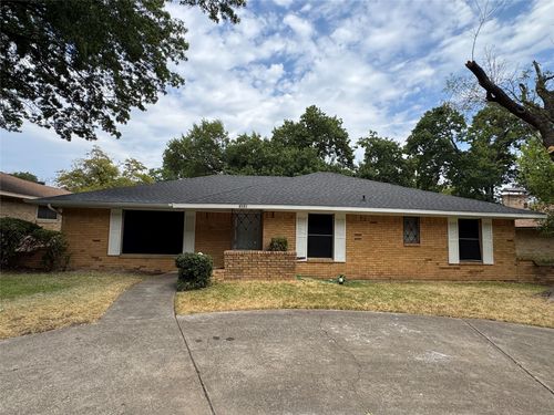2121 Oak Valley Ln, Dallas, TX, 75232-2325 | Card Image